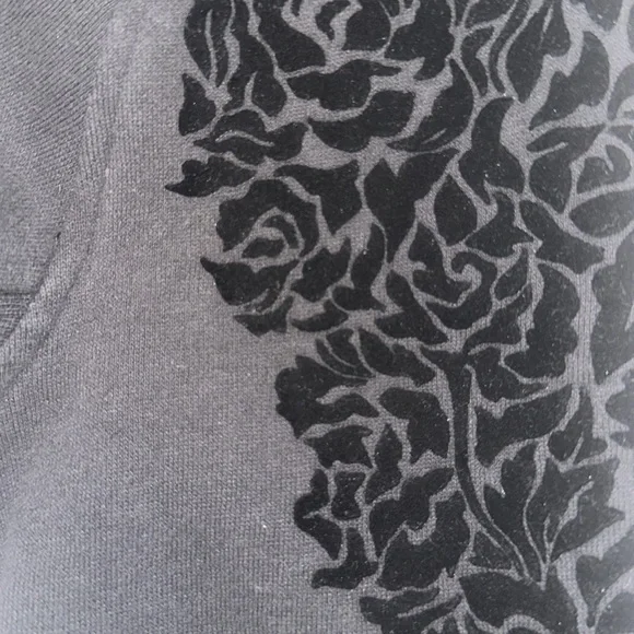 Lululemon Floral Flock pullover in Velvet Black size 8 - Picture 7 of 7